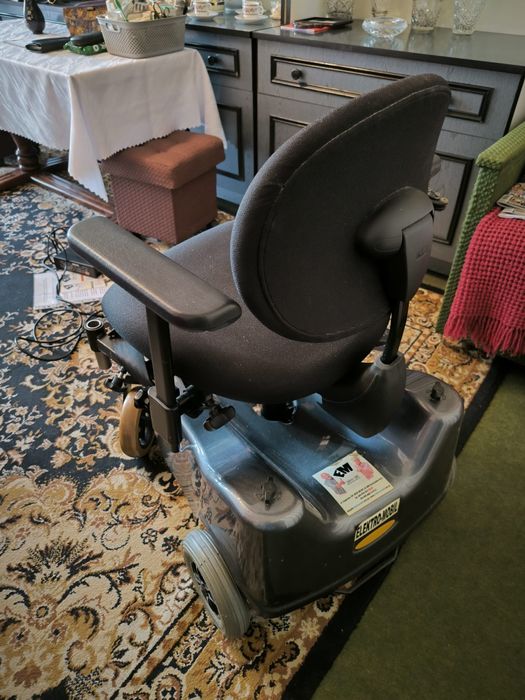 Wózek elektryczny, sterowany Vela Blues 100