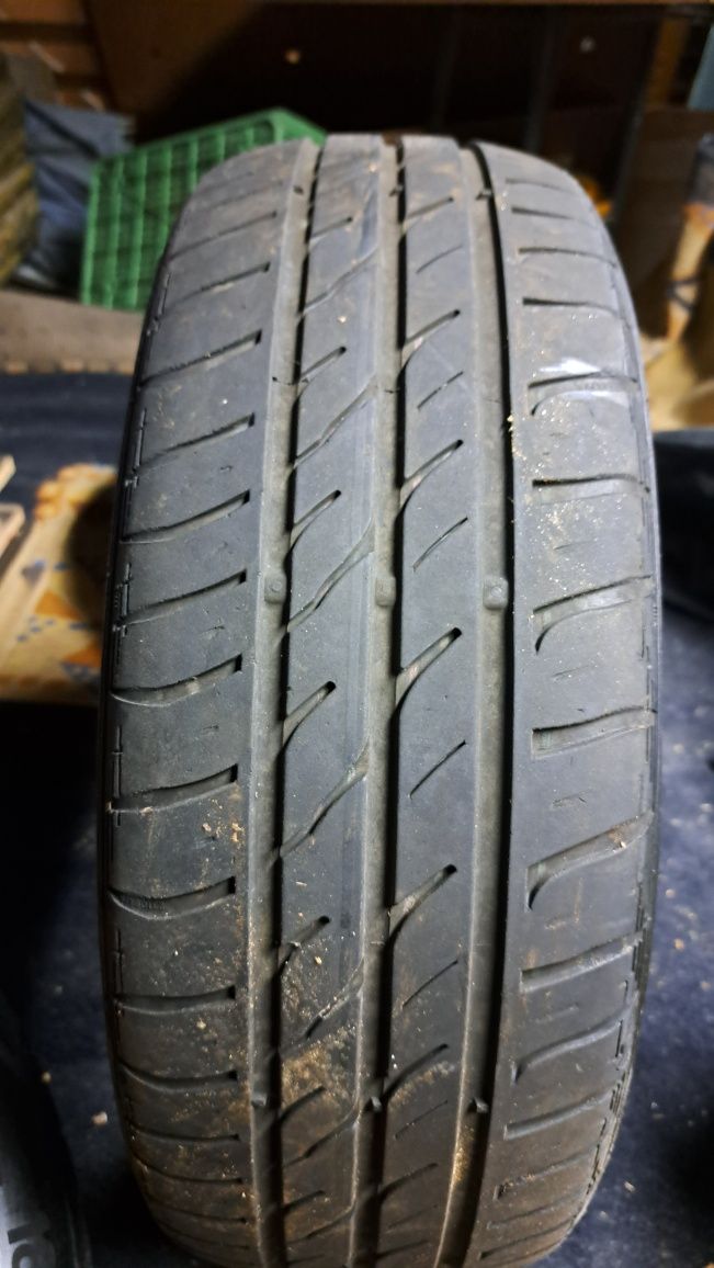 Pneus  185/60/15 continental