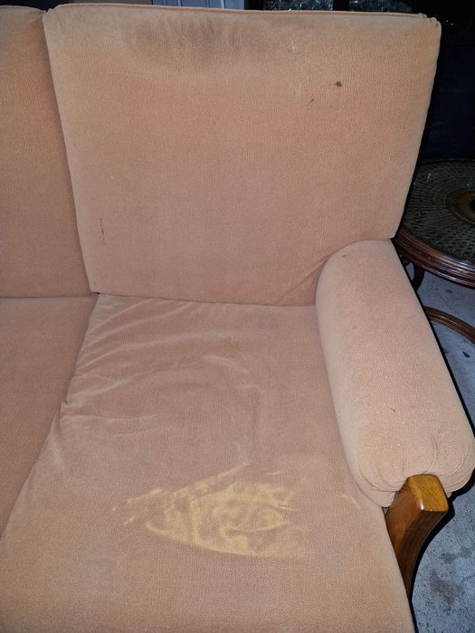 Sofá de três lugares