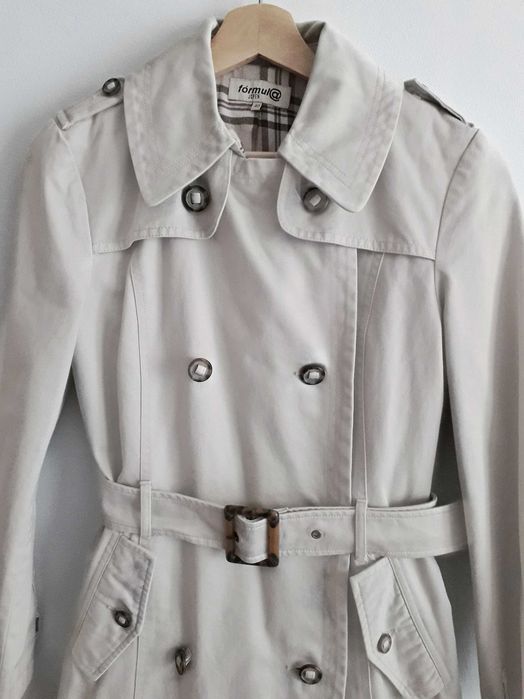 Gabardina creme impermeável (tam. 38)