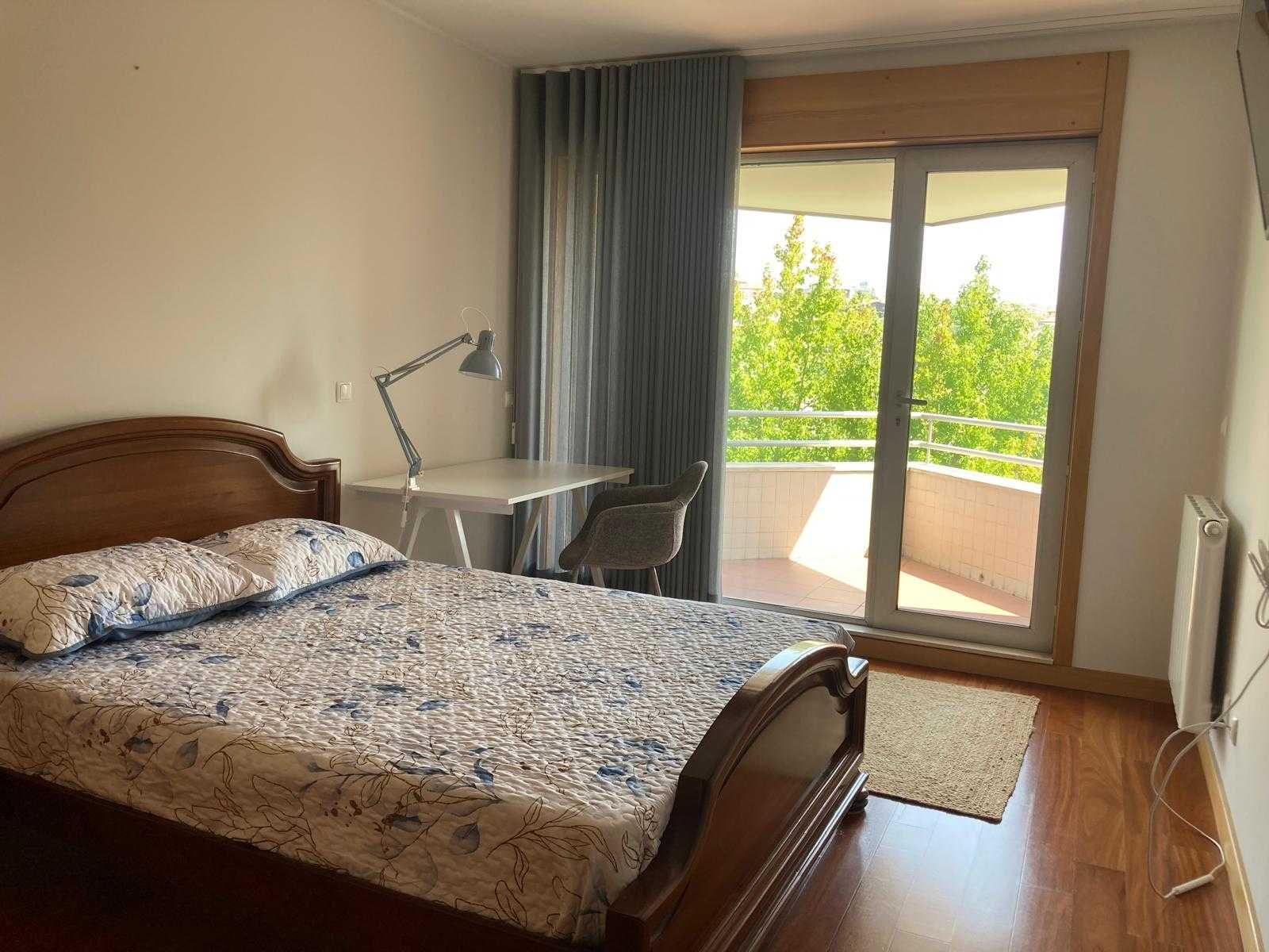 Quarto para arrendar a estudante de medicina FMUP / H. de S. João
