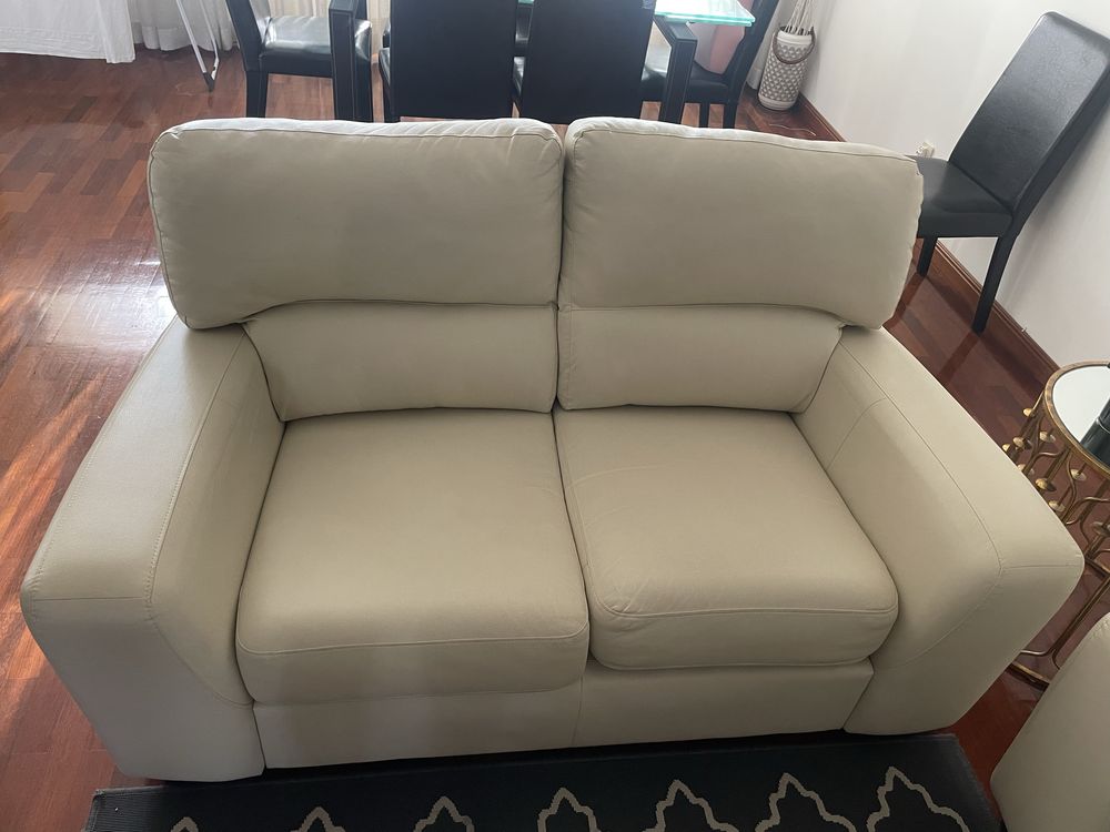 2 sofás IKEA beje eco pele