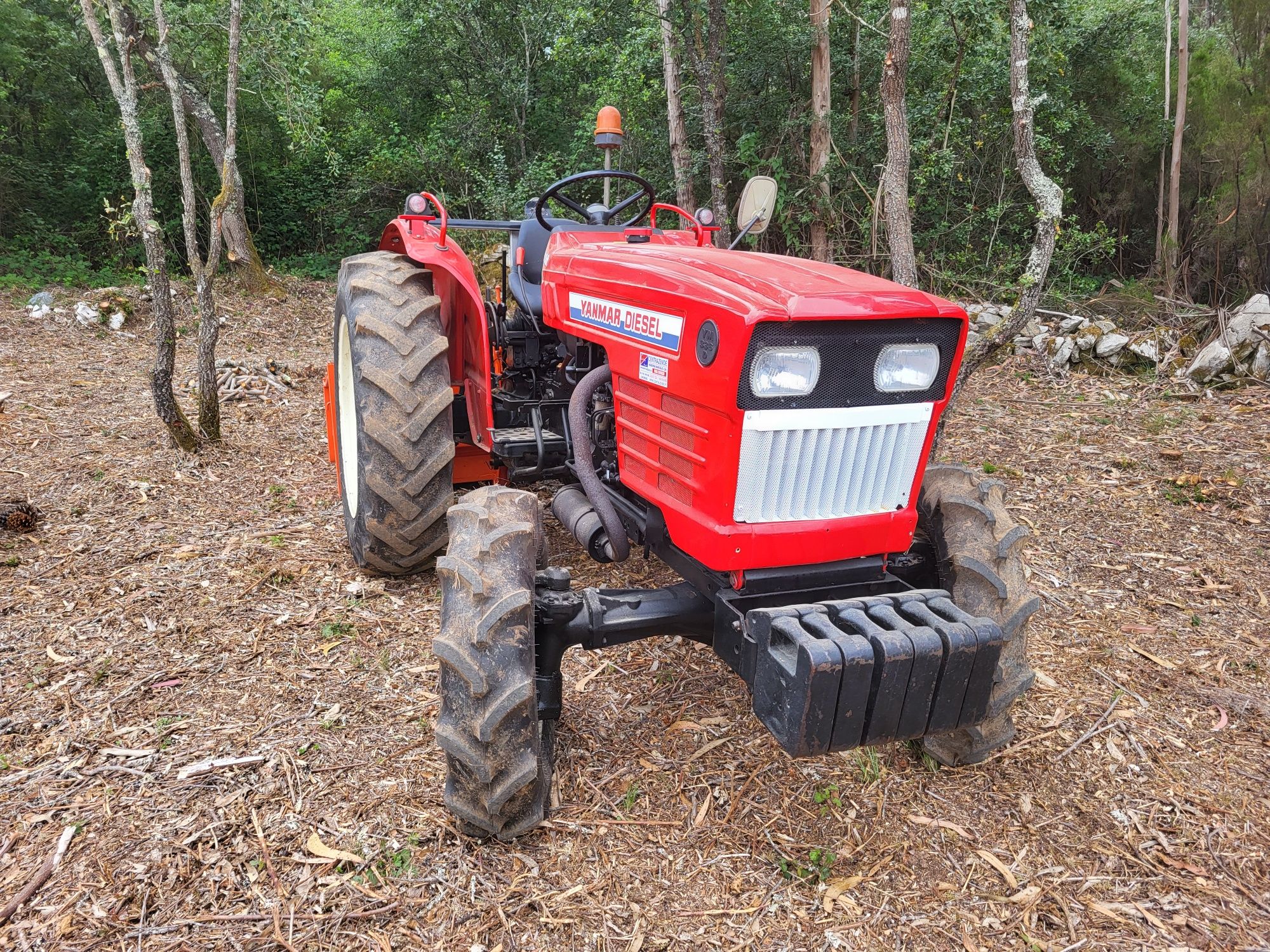 Trator Yanmar 4x4 37cv