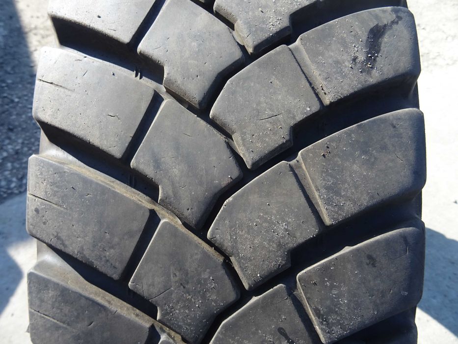 opona 295/80R22.5 Bridgestone M-Drive 001 (800 netto)