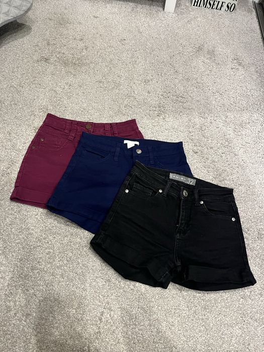 Zestaw trzech par spodenek rozm. 32