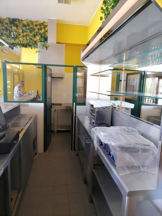 Arrenda Loja / Café no Mercado de Vila Viçosa