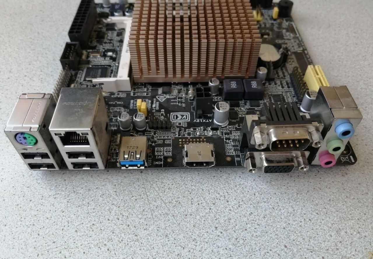 Материнская плата Asus J1900I-C (Intel Celeron J1900, SoC) Mini-ITX