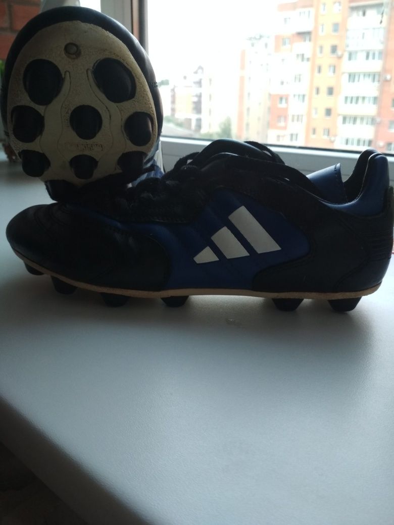 Футбольные бутсы Adidas, 38 размер!