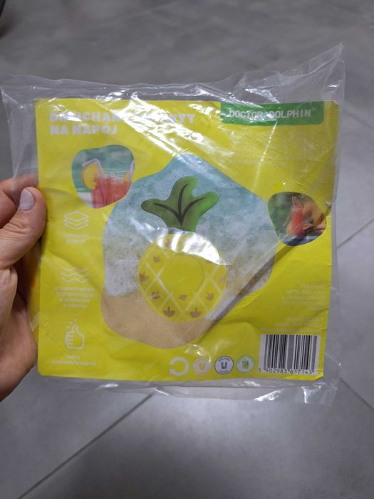 Dmuchany uchwyt na napój nowy ananas