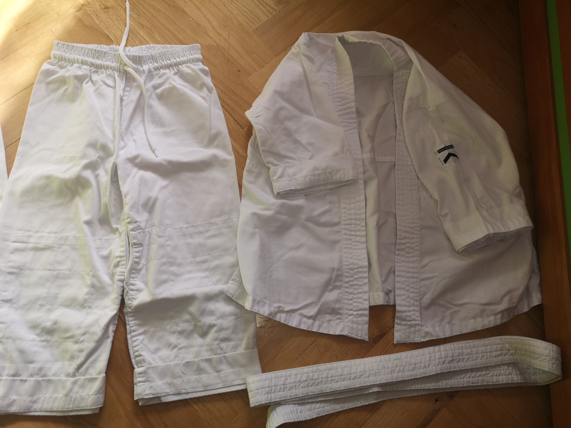 Judoka strój na judo karate pas kimono spodnie 110 - 120 decathlon