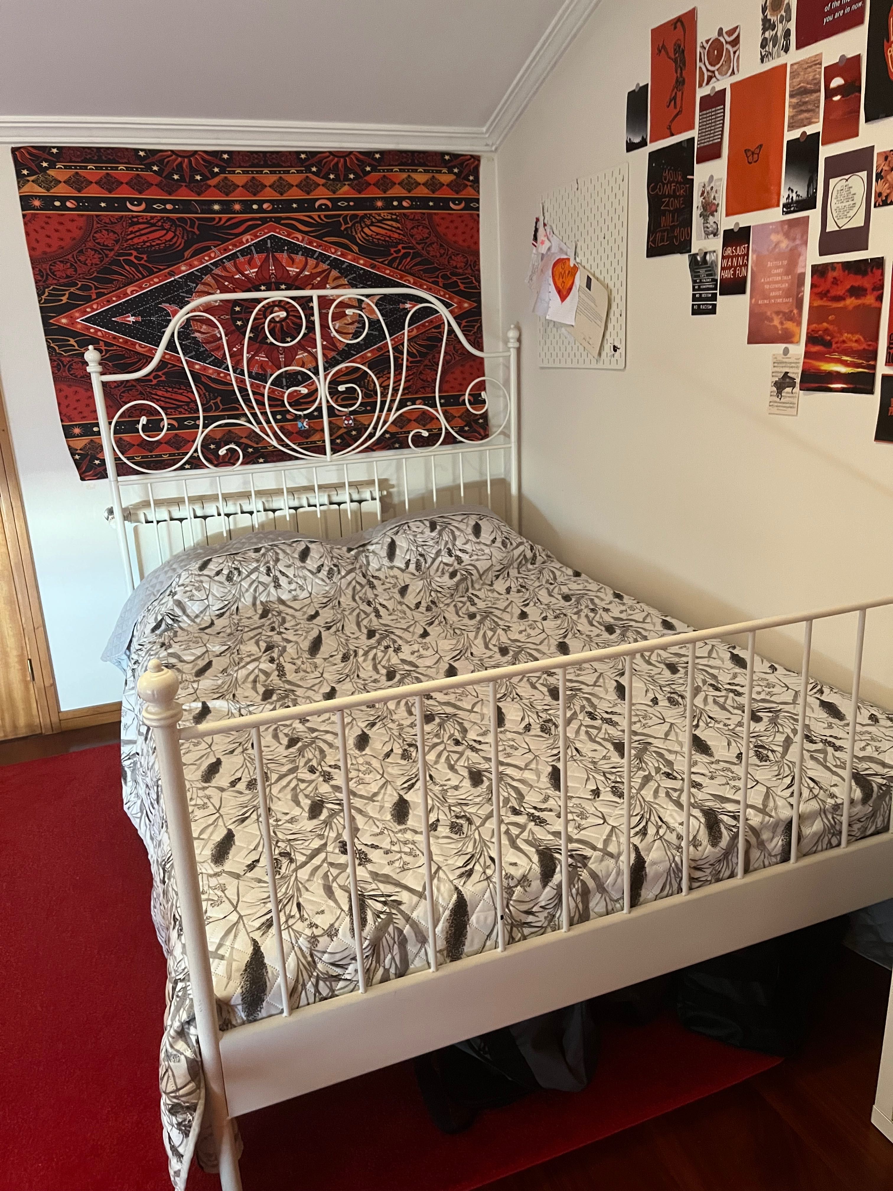 Cama de casal branca de ferro IKEA