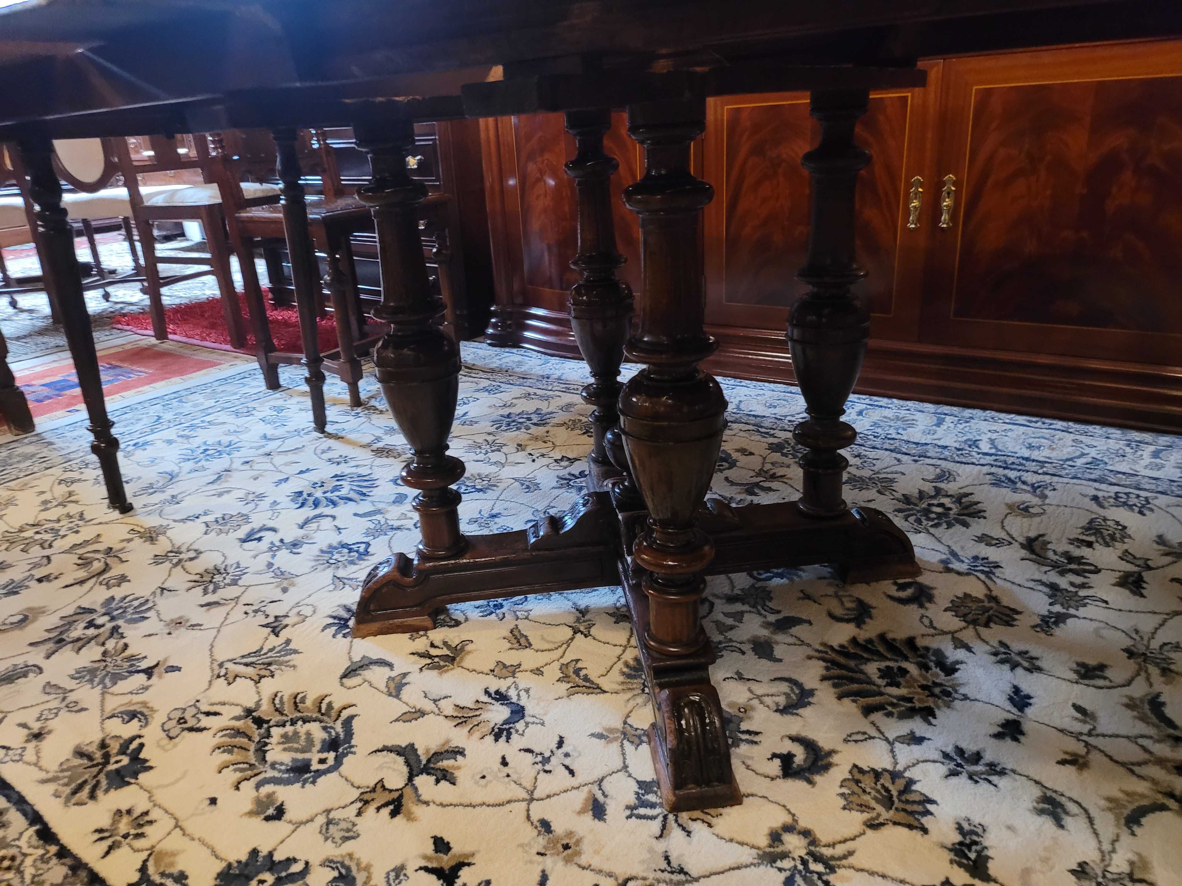 Mesa muito antiga em madeira maciça - extensível - Só a m