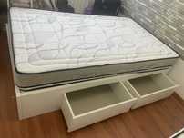 Cama individual branca, em bom estado (80% nova)