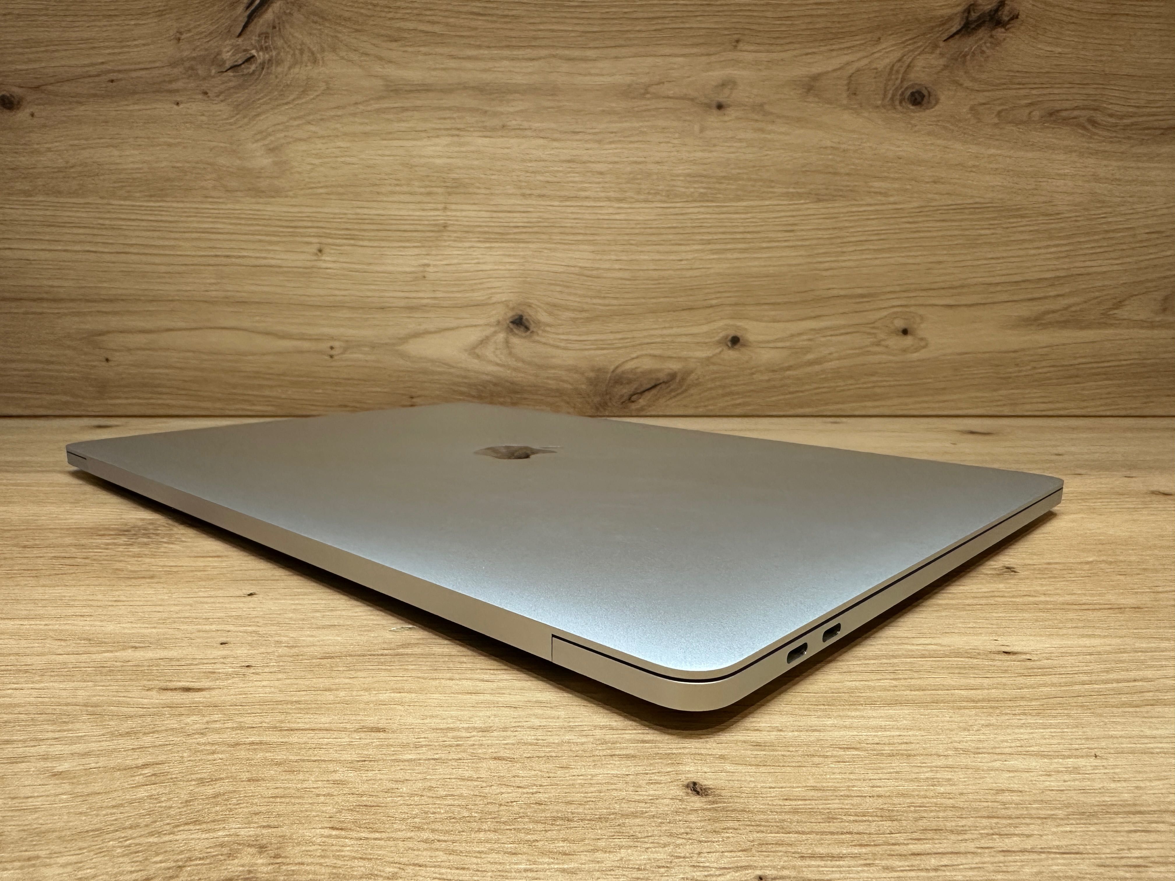 Оригінальний екран до Apple MacBook Pro 15 2018-2019 A1990 Silver