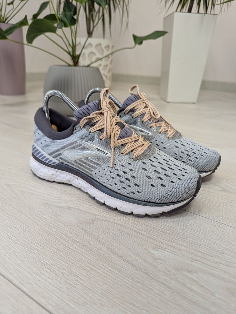 Brooks Transcend 6