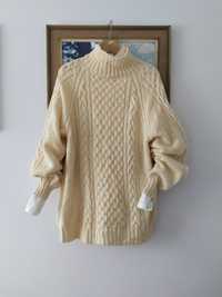 Kremowy długi sweter w warkocze handmade