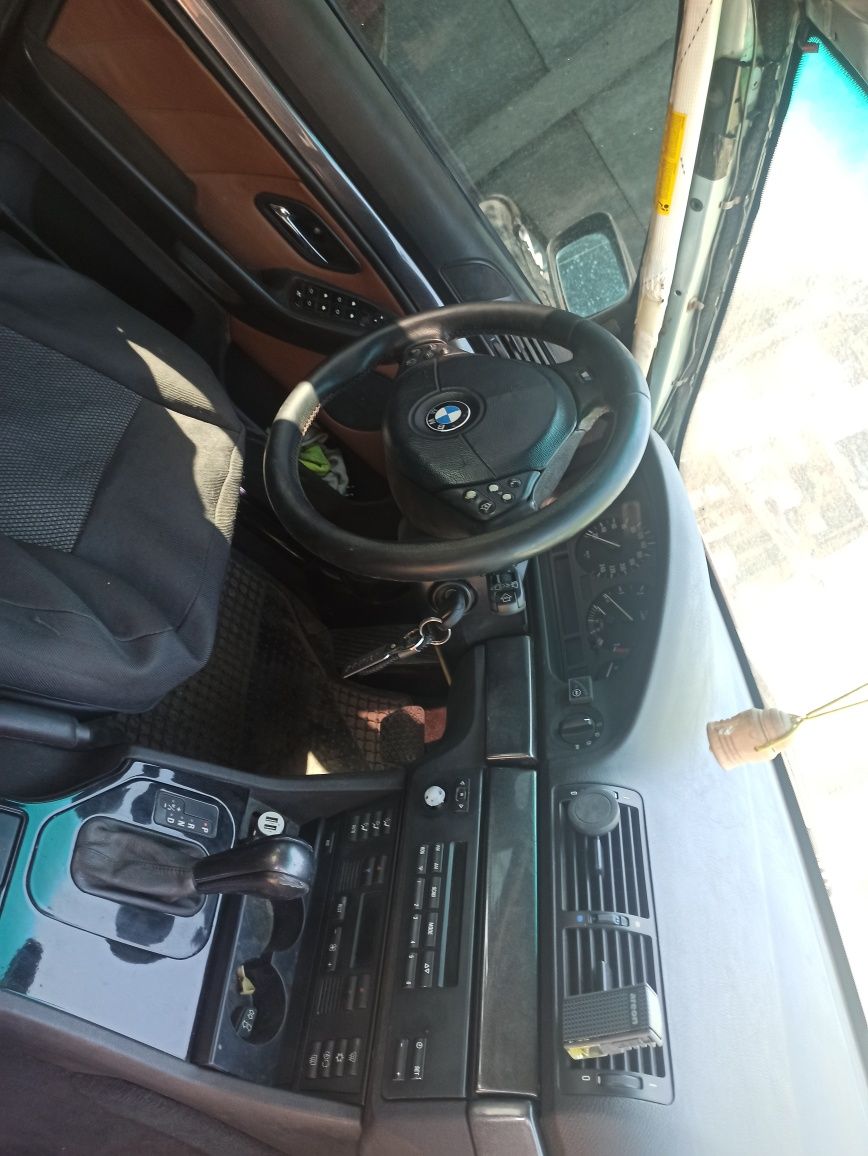 Продам БМВ е39 рест