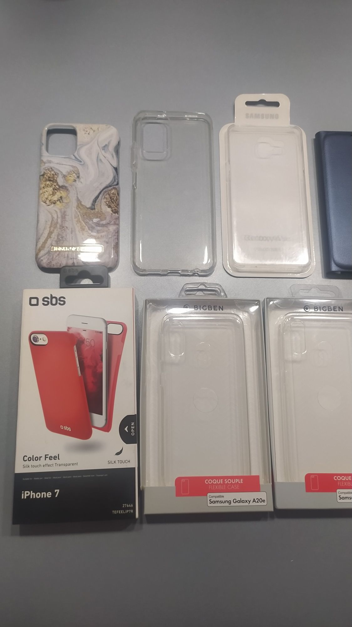 Etui, Pokrowce na telefony mix modeli