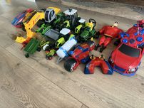 Zestaw zabawek traktory i spiderman motor i auto