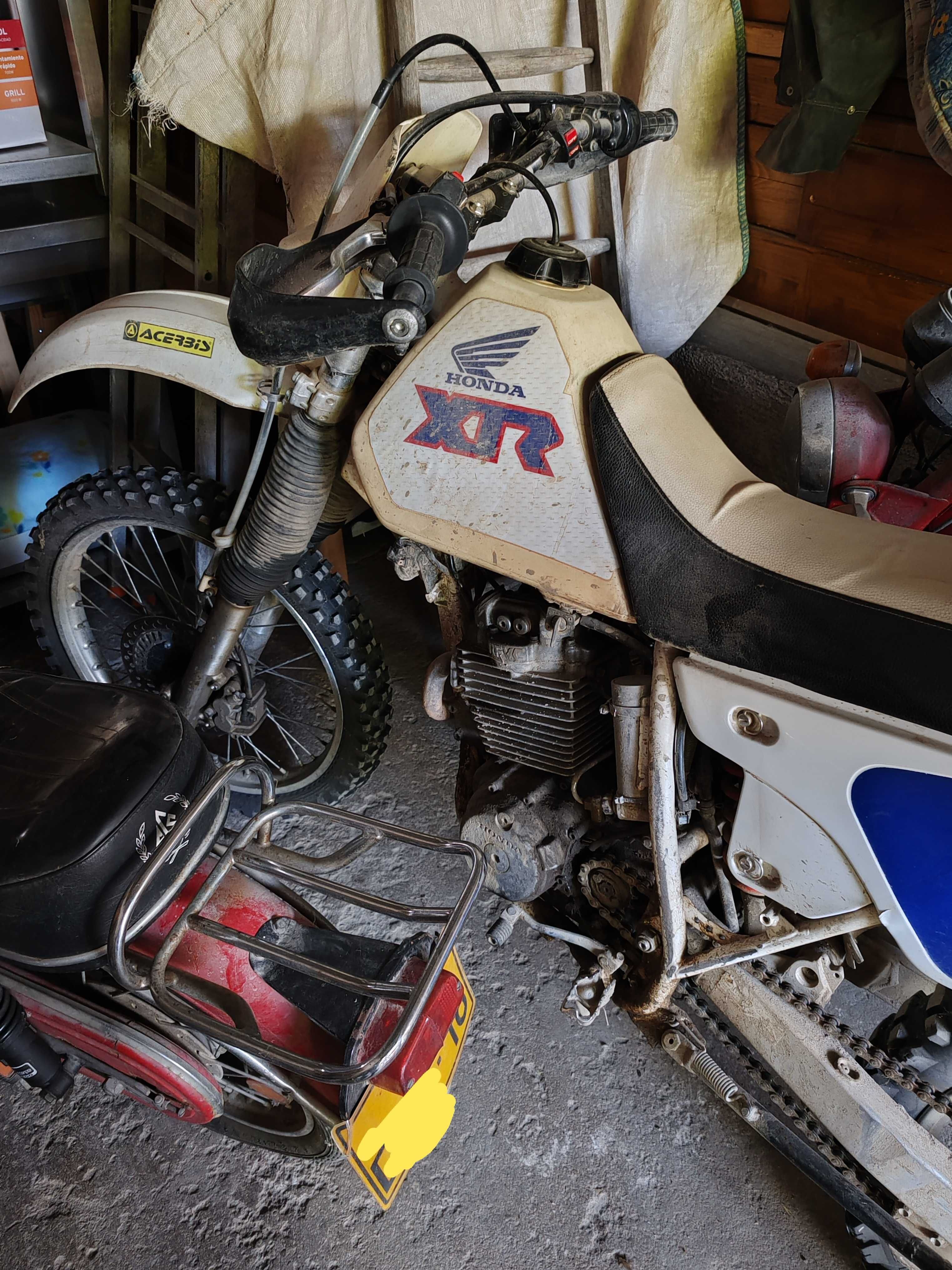 Vende-se Honda XR 250 R