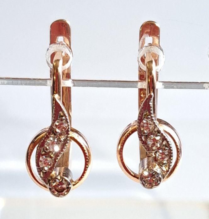 Золотые серьги с бриллиантами. 3,75грм.