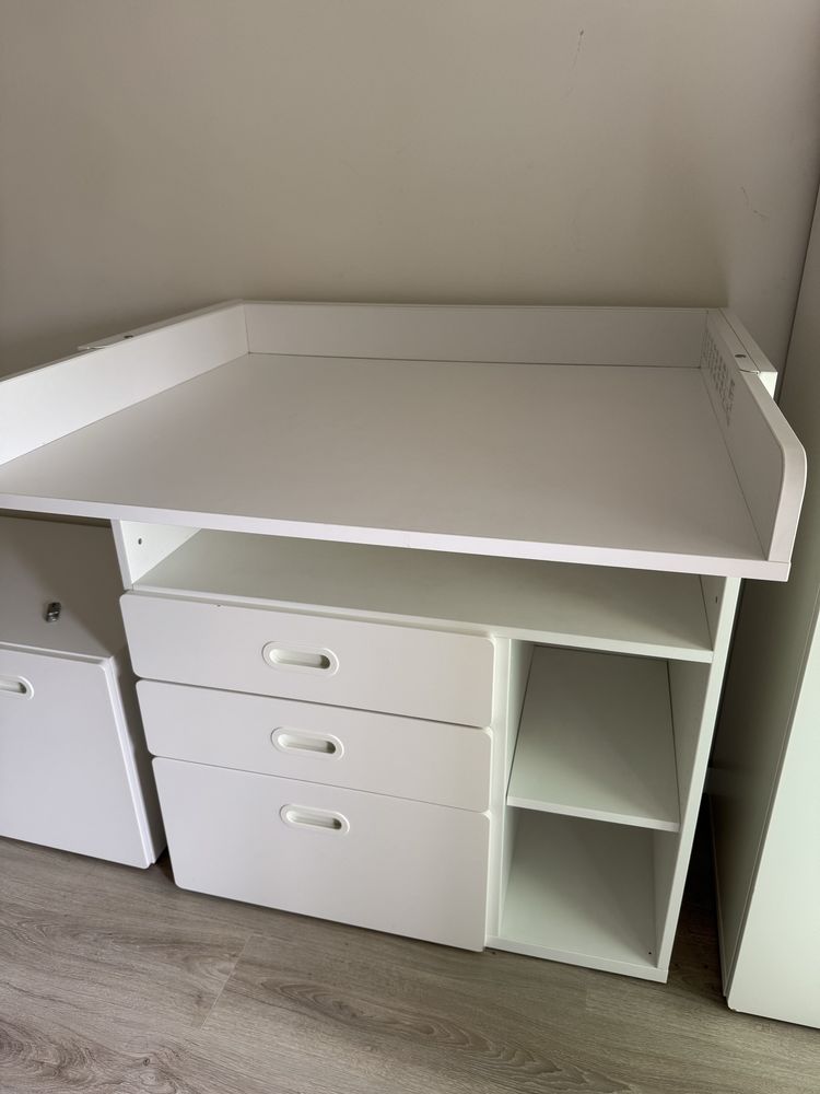 Trocador e secretaria IKEA Småstad