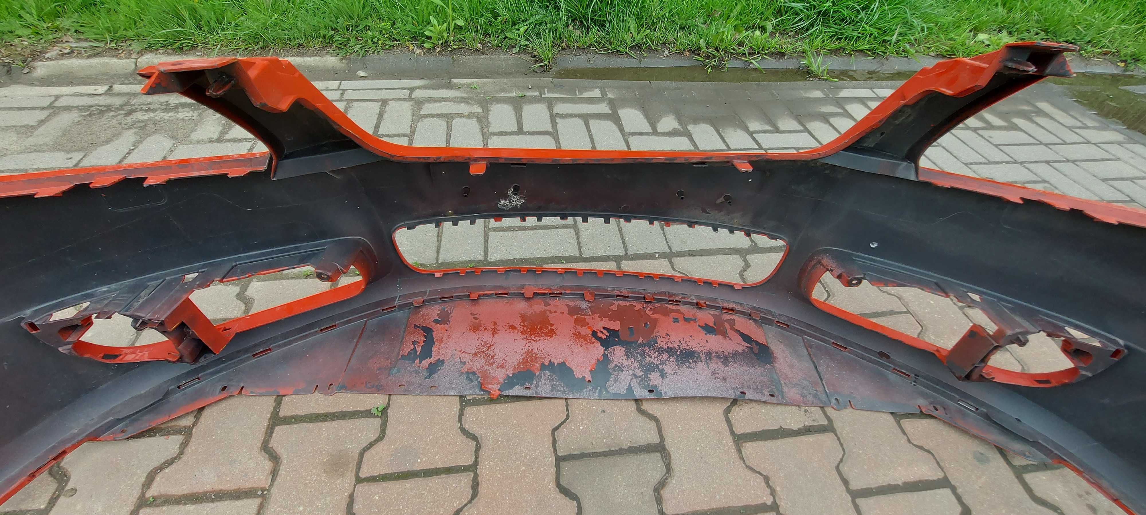 Skoda Fabia II czerwony zderzak przedni uszkodzony