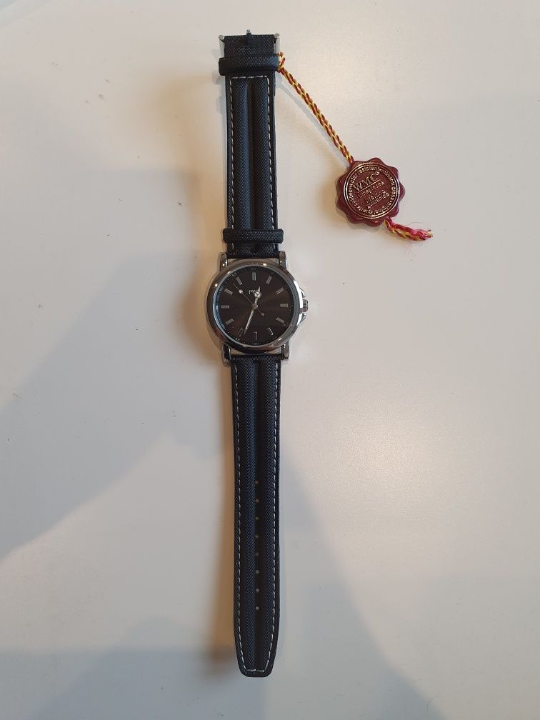 Zegarek WMC Timepieces z czarnym paskiem
