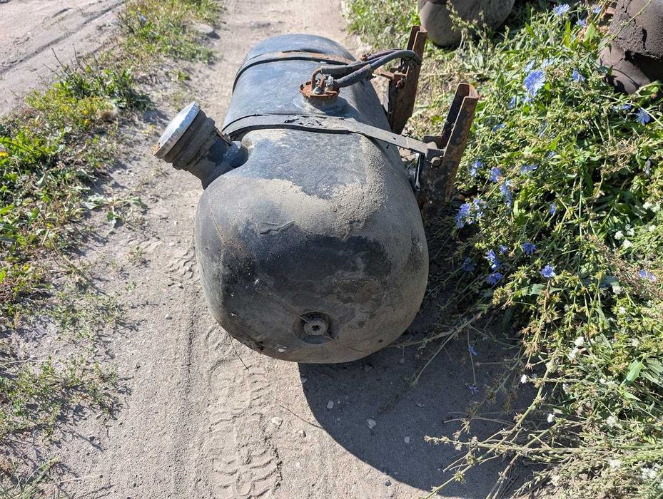 Zbiornik paliwa 125l plastikowy z uchwytami Mercedes Man Renault smok