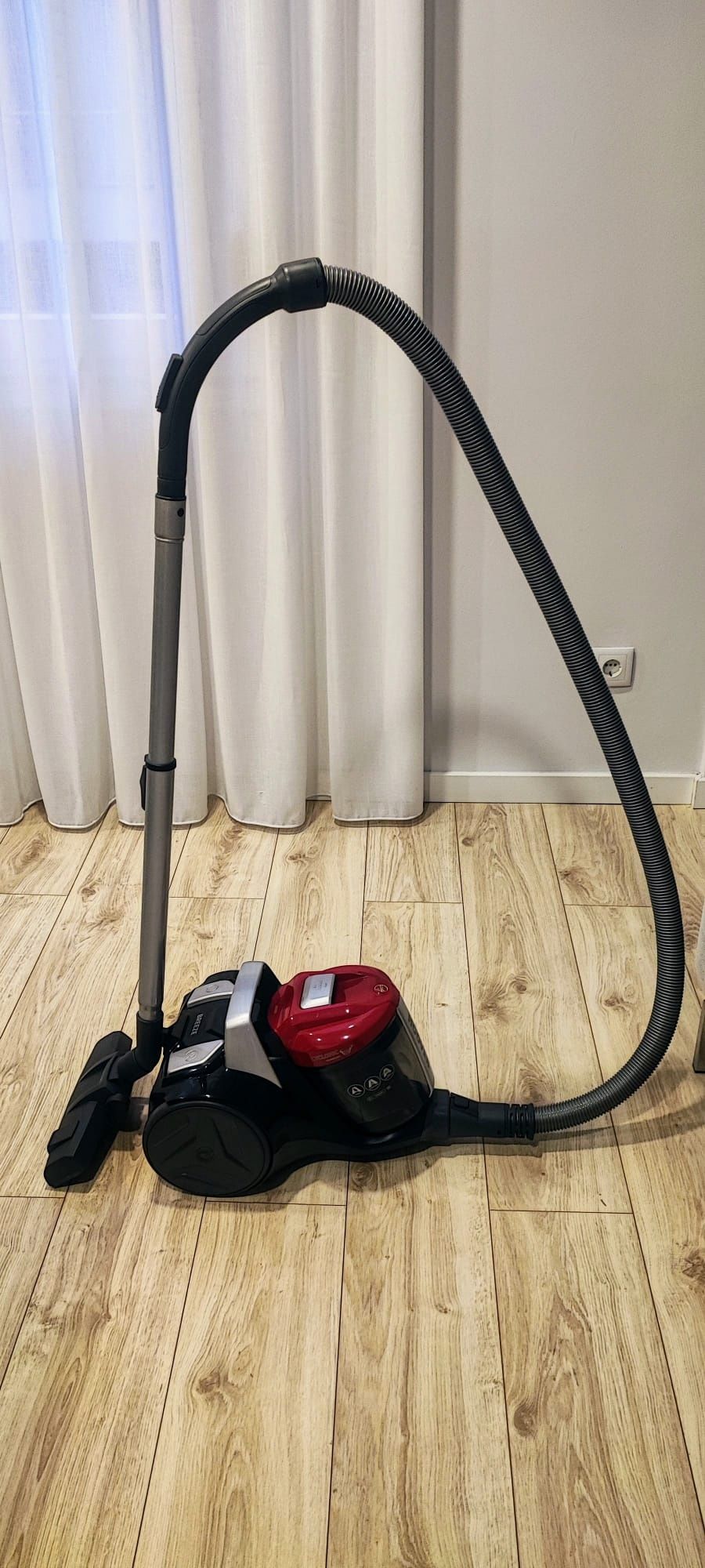 Aspirador sem Saco HOOVER Breeze