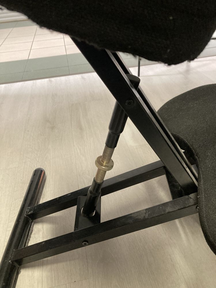 Klęczik krzesło ergonomiczne