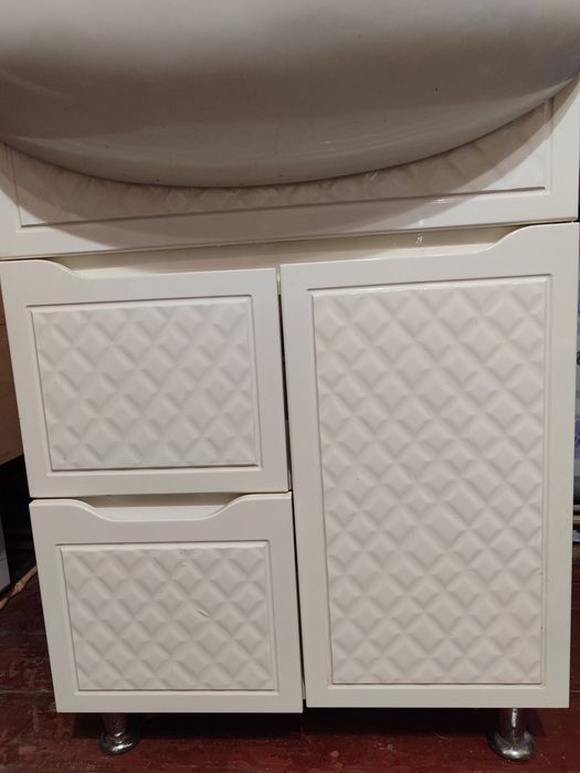 Умивальник Kolo Nova 65 з тумбою.