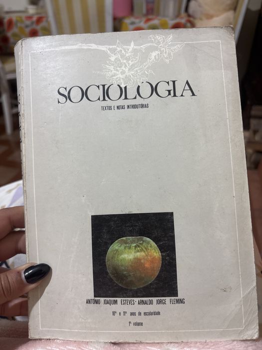 “Sociologia - textos e notas introdutórias” - 10°/11° // Porto Editora