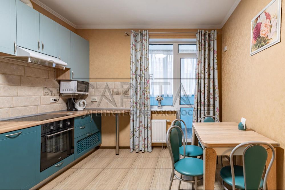 Продаж / Квартира  Київ, Солом'янський район, пер. Тбіліський, 1