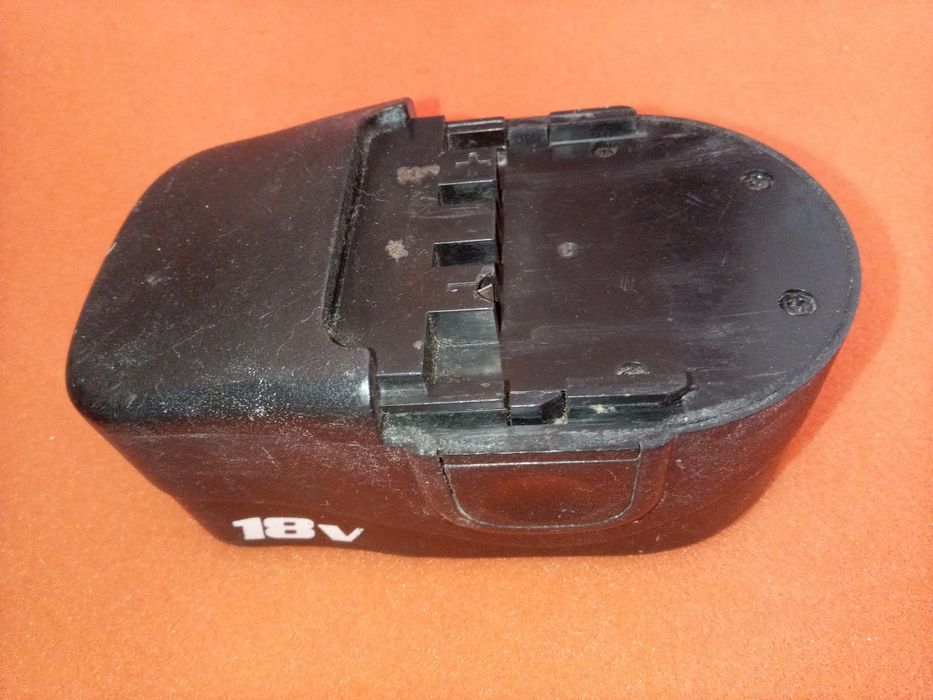 аккумулятор 18 V шуруповерта