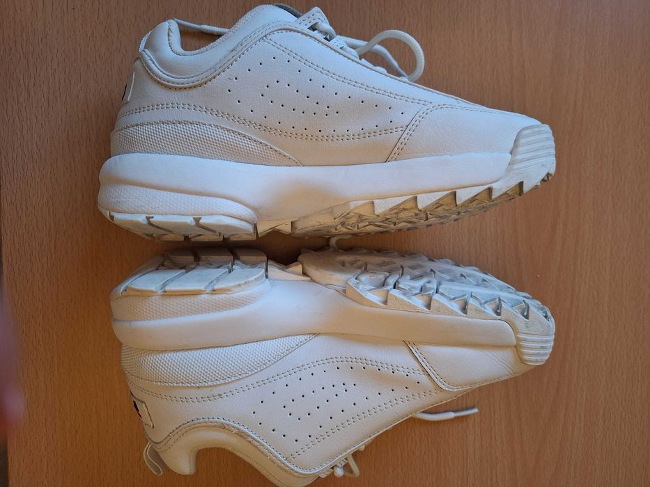 Ténis brancos Fila originais