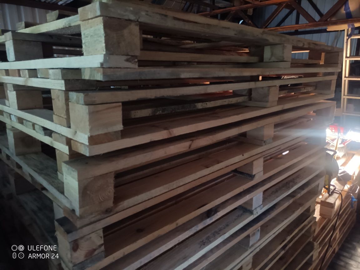 Palety 120x180 cm jak nowe z kostką w środku