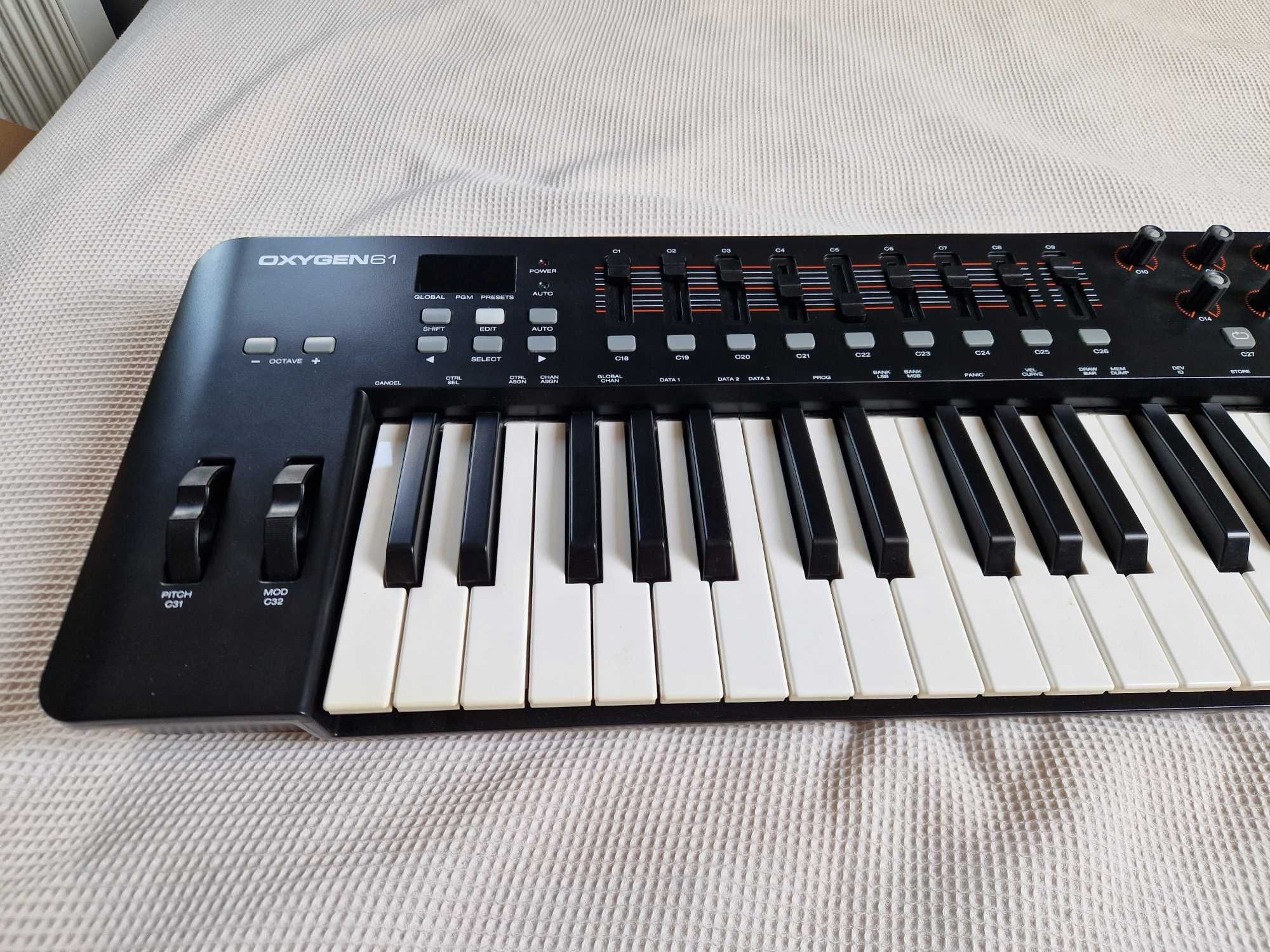 Klawiatura sterująca MIDI M-Audio Oxygen 61 + pokrowiec i pudełko
