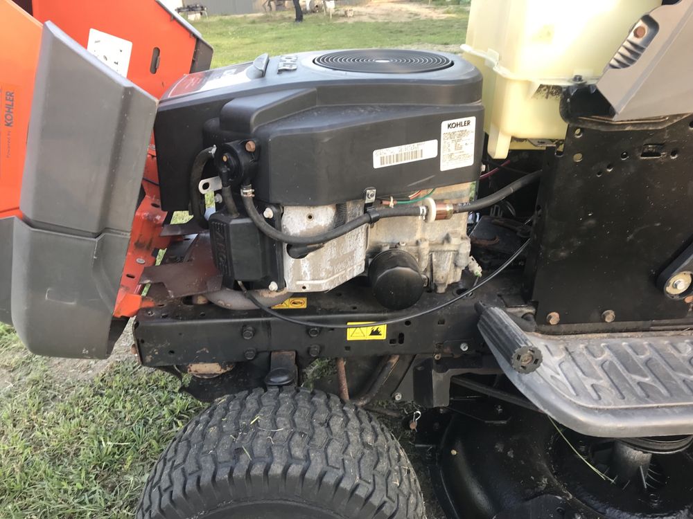 Kosiarka traktorek Husqvarna CTH200 Twin Kohler 20hp 725 cc