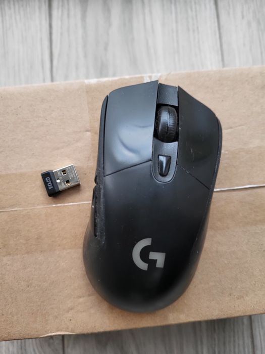 Mysz komputerowa Logitech G703 częściowo uszkodzona