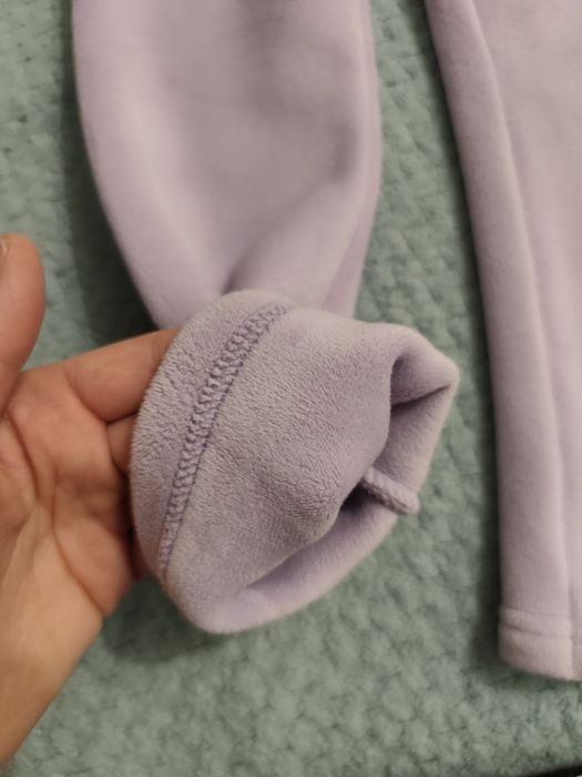 Одяг для дівчинки лосіни,кофти,светри.