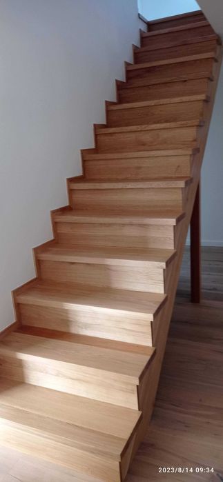 Schody Drewniane – Naturalne Piękno w Twoim Domu!