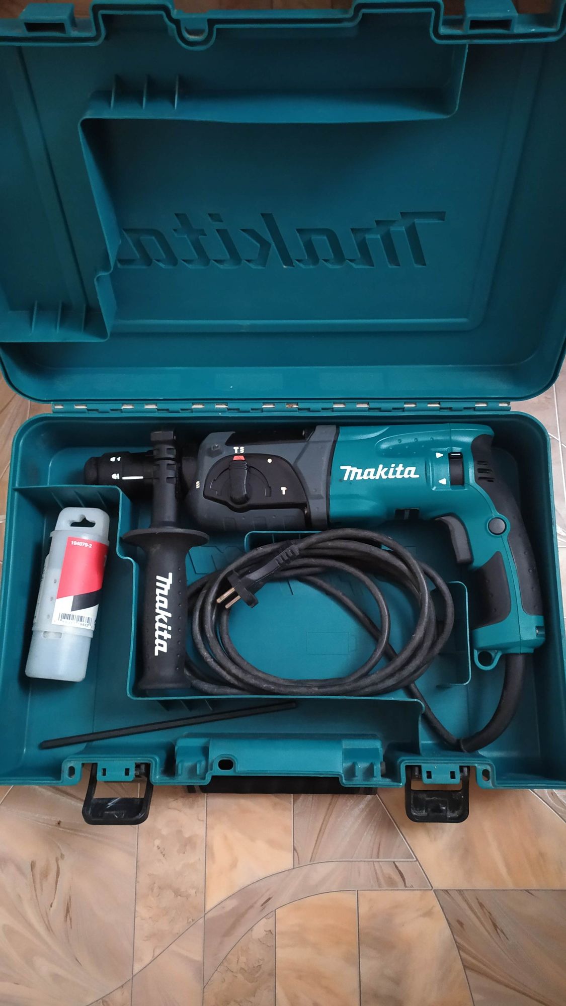 Makita hr 2470t перфоратор оригінал.