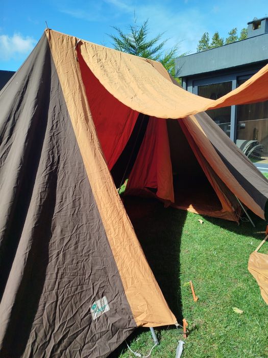 Tenda, barco, mesa e acessório para higiene