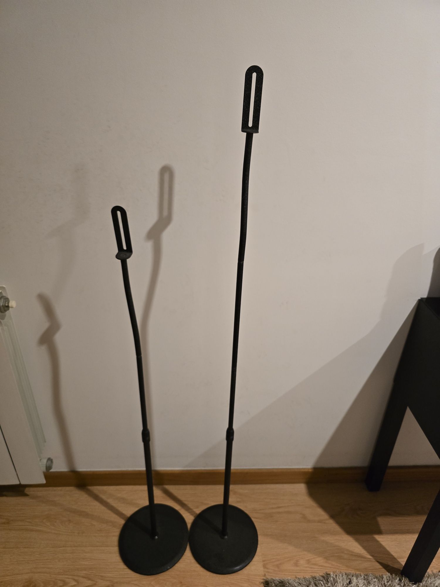 Tripé/ suporte para colunas