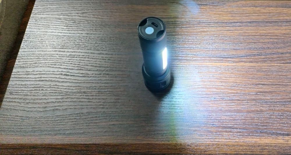 Акумуляторний ліхтарик з ультрафіолетом та СОВ підсвіткою