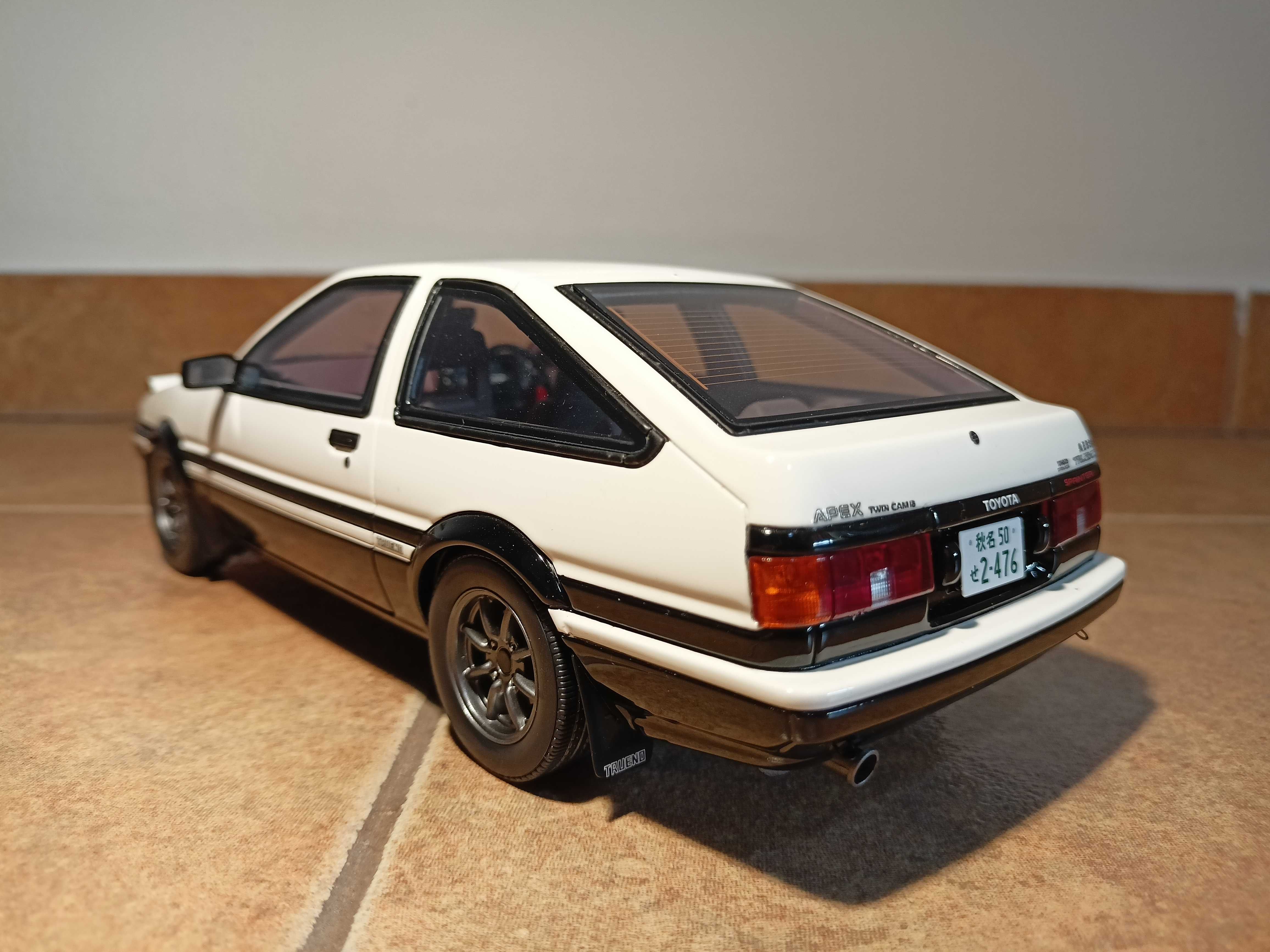 Toyota AE86 Sprinter Trueno GT-APEX model w skali 1:18 Otto