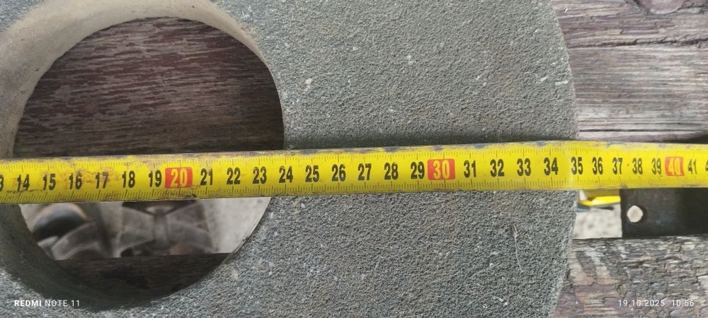 Наждачний круг новий