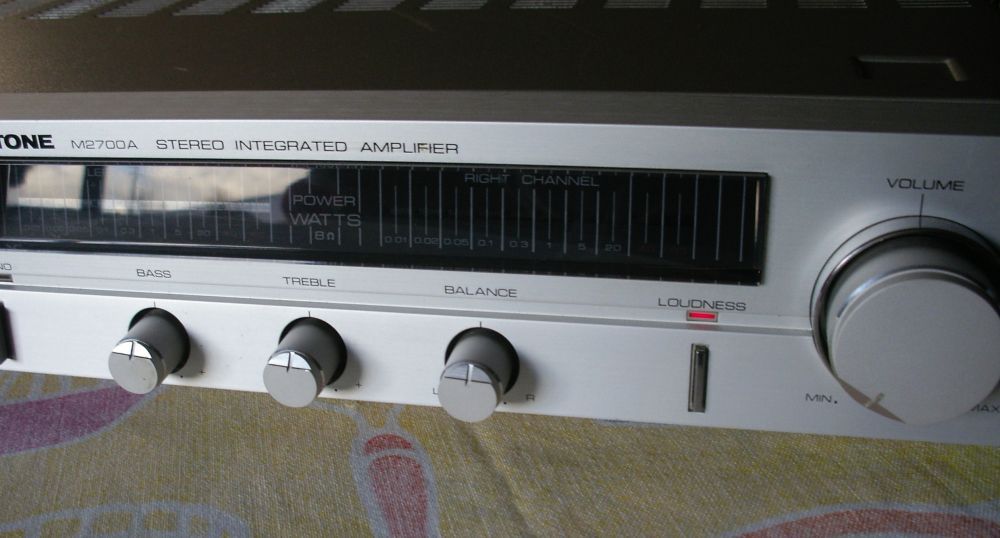 amplificador benytone m2700a