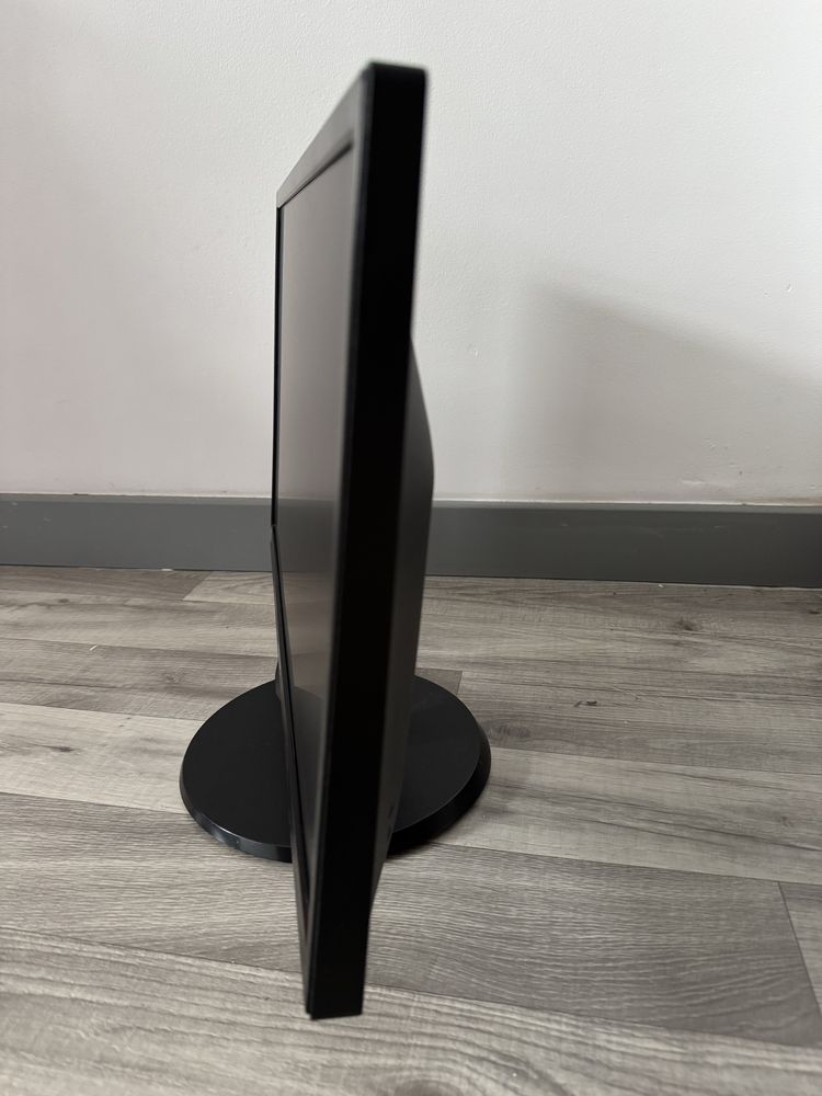Monitor Philips 223V5LHSB2/01 — 22 cale, stan idealny